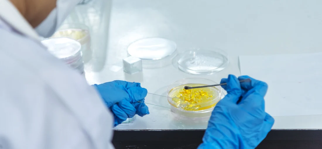 Évaluation d’un échantillon de résine en laboratoire
